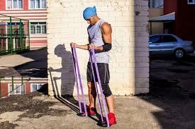 手掐对方教练脖子，梅西遭美职联处罚